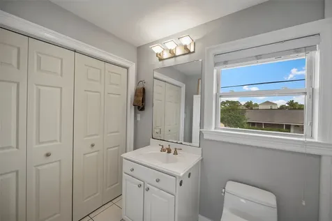 2 Cedar Lawn Drive N Galveston TX 77551