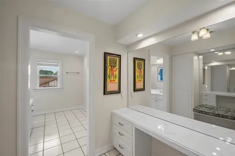 2 Cedar Lawn Drive N Galveston TX 77551