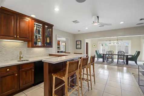 2 Cedar Lawn Drive N Galveston TX 77551