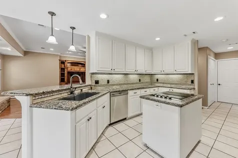 1916 Greentree Drive Huntsville TX 77340