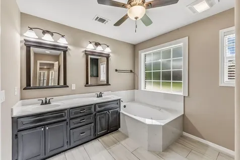 1916 Greentree Drive Huntsville TX 77340