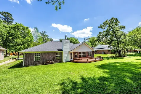 1916 Greentree Drive Huntsville TX 77340