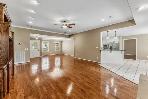 1916 Greentree Drive Huntsville TX 77340