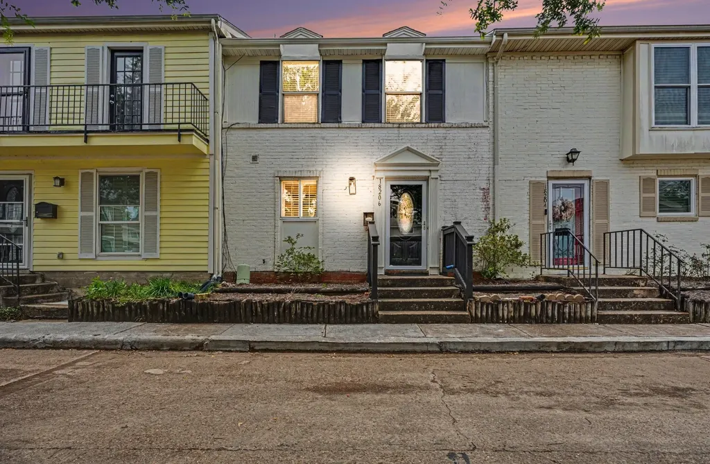 18206 Heritage Lane 8206 Nassau Bay TX 77058