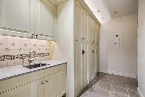 1 Gage Court Houston TX 77024