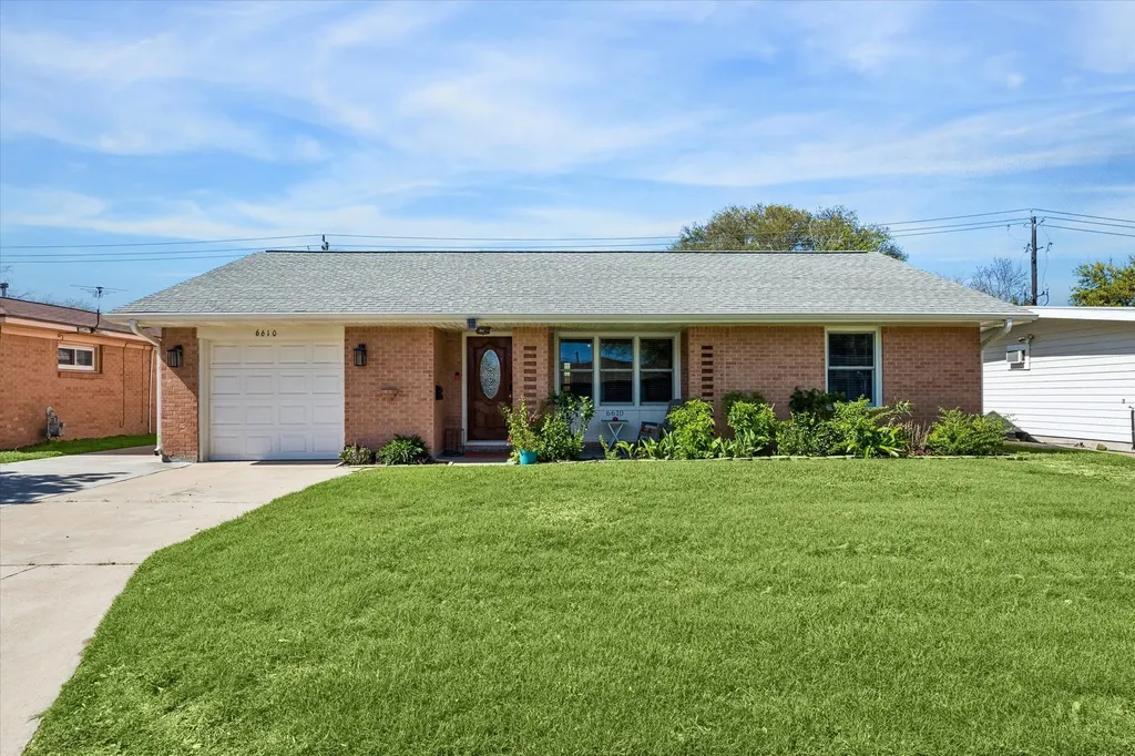 6610 Fairway Drive Galveston TX 77551