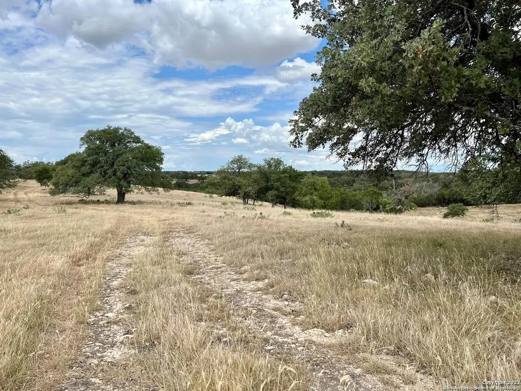 125 Loma Vista Ranch Kerrville TX 78028