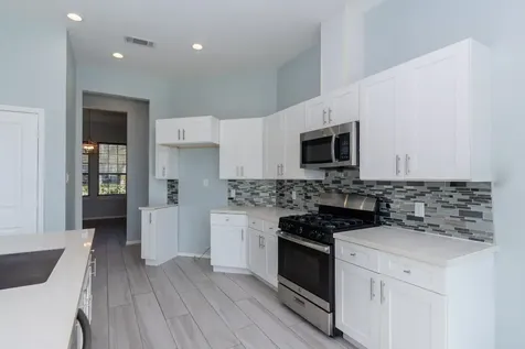 2040 Twin Lakes Boulevard West Columbia TX 77486
