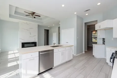 2040 Twin Lakes Boulevard West Columbia TX 77486