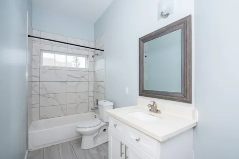 2040 Twin Lakes Boulevard West Columbia TX 77486