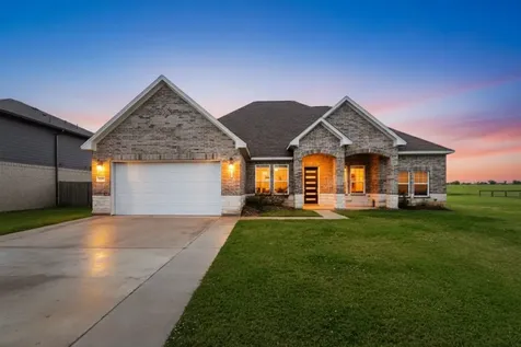2040 Twin Lakes Boulevard West Columbia TX 77486