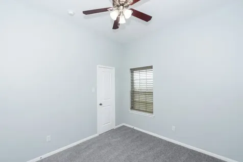 2040 Twin Lakes Boulevard West Columbia TX 77486