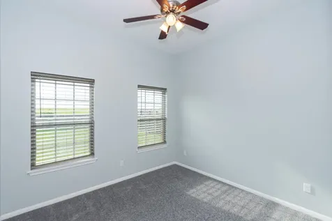 2040 Twin Lakes Boulevard West Columbia TX 77486