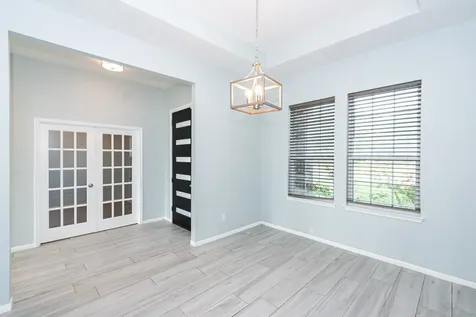 2040 Twin Lakes Boulevard West Columbia TX 77486