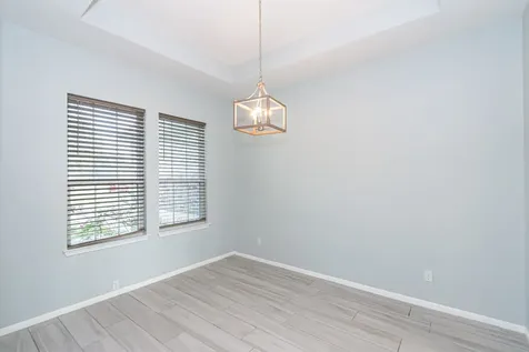 2040 Twin Lakes Boulevard West Columbia TX 77486