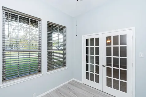 2040 Twin Lakes Boulevard West Columbia TX 77486