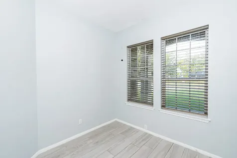 2040 Twin Lakes Boulevard West Columbia TX 77486