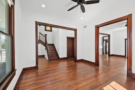 902 9th Street Galveston TX 77550