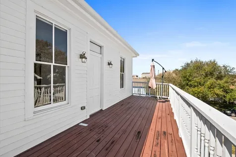 902 9th Street Galveston TX 77550