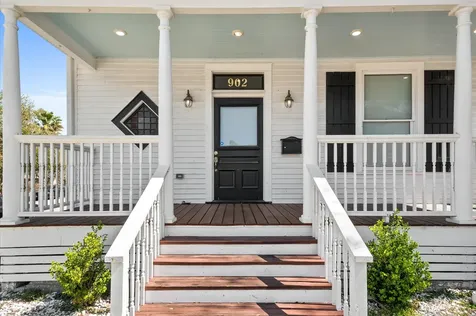 902 9th Street Galveston TX 77550