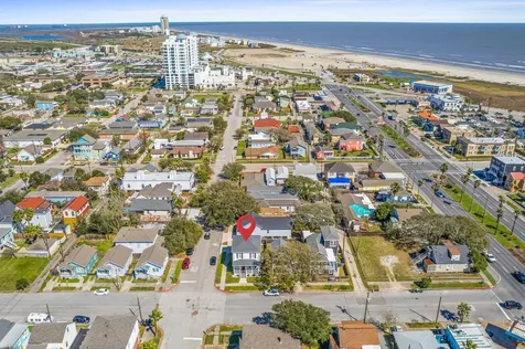 902 9th Street Galveston TX 77550