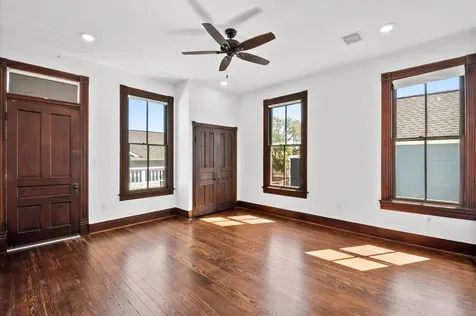 902 9th Street Galveston TX 77550
