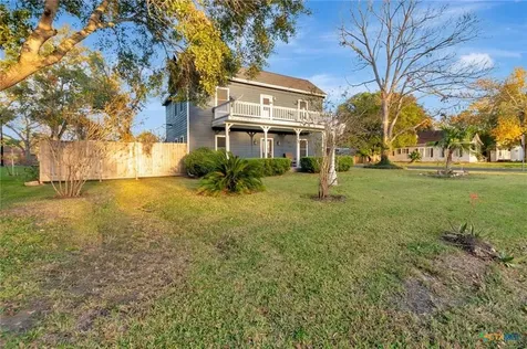411 S Washington Street El Campo TX 77437