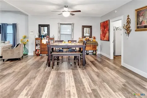 411 S Washington Street El Campo TX 77437