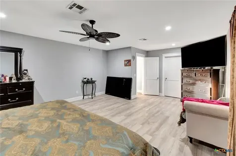 411 S Washington Street El Campo TX 77437