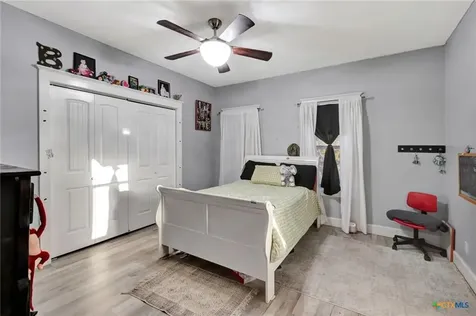 411 S Washington Street El Campo TX 77437