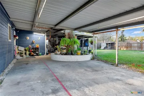 411 S Washington Street El Campo TX 77437