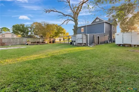 411 S Washington Street El Campo TX 77437