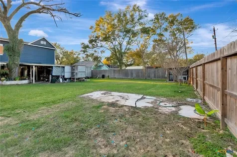 411 S Washington Street El Campo TX 77437