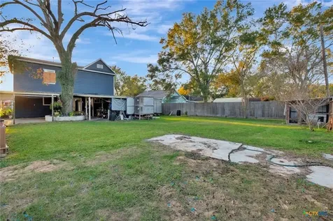 411 S Washington Street El Campo TX 77437
