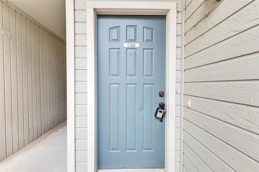 2450 Wickersham Lane M1308 Austin TX 78741