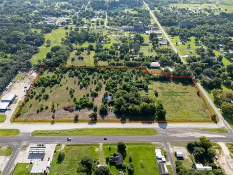 2925 Sh 124 Stowell TX 77661