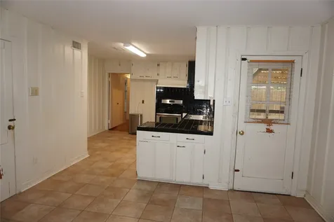 2211 Hialeah Drive Houston TX 77018