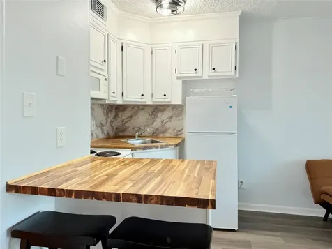 6102 Seawall Boulevard 213 Galveston TX 77551
