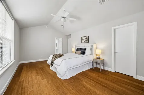 939 Colorado Street 22 Houston TX 77007