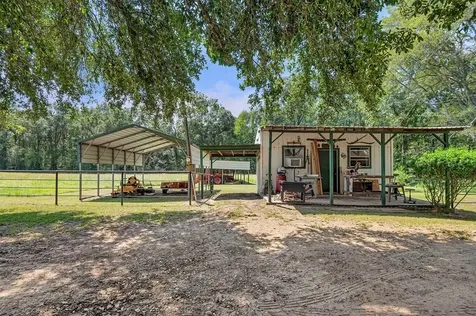 249 Cr 350 Broaddus TX 75929