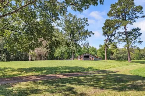 249 Cr 350 Broaddus TX 75929