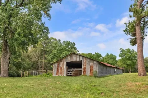 249 Cr 350 Broaddus TX 75929