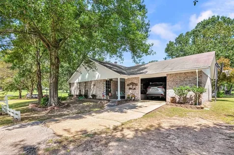 249 Cr 350 Broaddus TX 75929