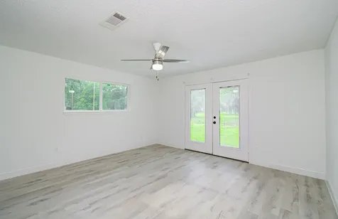 114 Swiss Lane Clute TX 77531