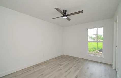 114 Swiss Lane Clute TX 77531