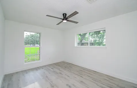 114 Swiss Lane Clute TX 77531