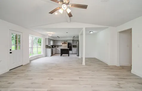 114 Swiss Lane Clute TX 77531