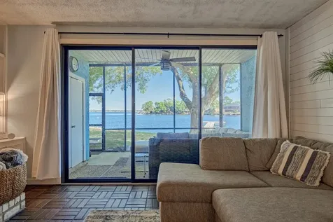 1428 Bowsprit Point Willis TX 77318