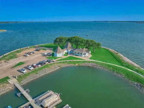 1428 Bowsprit Point Willis TX 77318