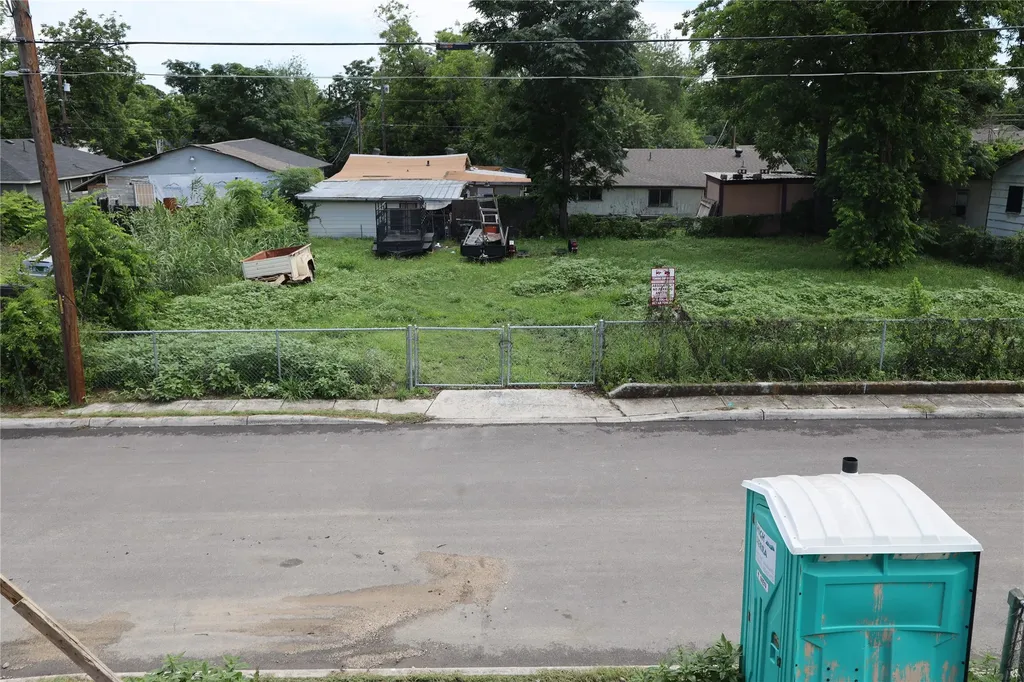 1931 Nolan St Street San Antonio TX 78202